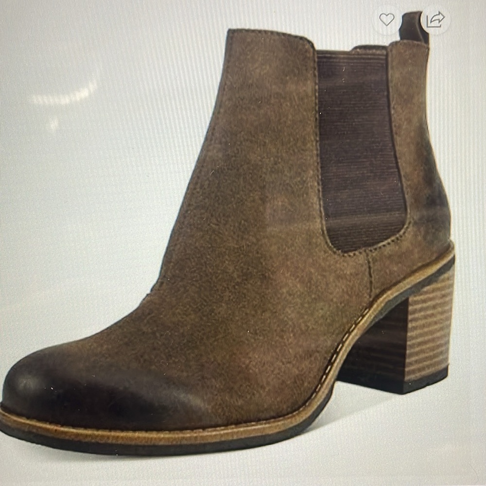 White Mountain Shoes Destiny Womens Bootie Brown Suede Boots